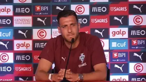 Neves bị chỉ trích? Dalot: Có Ronaldo ở đây, sẽ có ồn ào. Chúng tôi đã liên lạc trước để chuẩn bị.