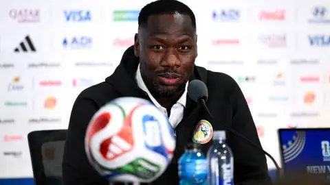 HLV Senegal: Haaland chỉ cần nửa cơ hội để ghi bàn, nhưng chúng tôi không đá theo kiểu kèm riêng