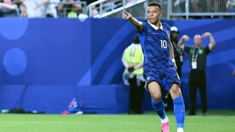 Mbappe: Messi luôn ghi bàn. Nếu tôi chỉ tập trung vào màn trình diễn của anh ấy thì tôi phải làm việc chăm chỉ hơn