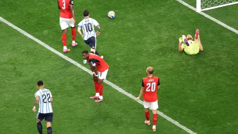Martin Keown: Không thể để Messi tự do điều khiển trận đấu như cách Austria đã làm