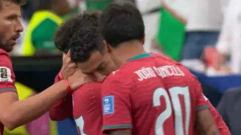 Ronaldo mở tỷ số, cả tuyển Bồ Đào Nha bùng nổ ăn mừng cùng đội trưởng