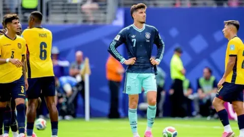 Pháp so tài Na Uy tranh ngôi đầu, Mbappe đối đầu Haaland ở tâm điểm ngày thi đấu