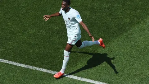 Dembele lập hat-trick cho Pháp, gia nhập danh sách hiếm của lịch sử World Cup