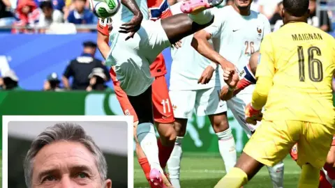 HLV Saint-Etienne: Đội tuyển Pháp chiêu mộ thành công Kyabpe để phòng ngự, Maignan là chuyên gia cản phá quả phạt đền