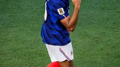Đâu là giới hạn? Quả bóng 4 của Mpappe ở World Cup này Quả bóng 6 ở World Cup + đăng quang Vua phá lưới ở vòng loại trực tiếp (18) (18)