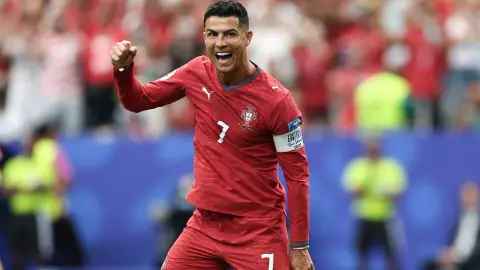 Ronaldo bước vào đại chiến Croatia với đà hưng phấn từ loạt kỷ lục mới