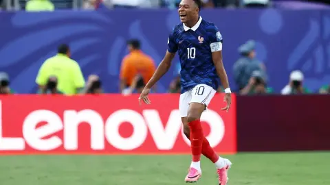 Trường 10 bóng 11! Mbappé ghi bàn cho 11 ở vòng loại trực tiếp World Cup, phá kỷ lục tốt nhất của anh