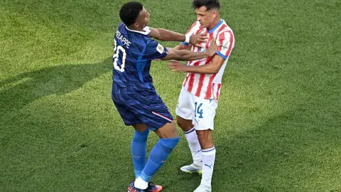 Mbappe được khen bản lĩnh sau trận Pháp hạ Paraguay