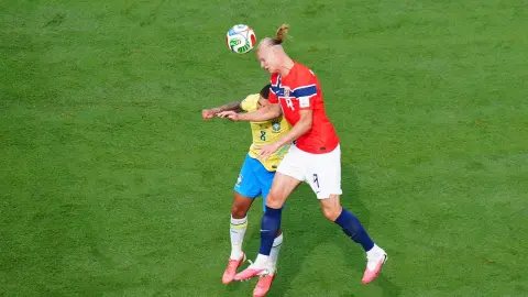 Haaland áp đảo bóng bổng trước Brazil, đạt tỷ lệ tranh chấp trên không 78% ở World Cup