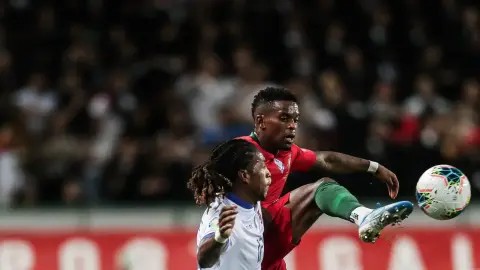Đồng đội chưa tạo đủ cơ hội cho Ronaldo? Semedo: Chúng ta đã ra ngoài rồi, chẳng ích gì mà cứ mãi nghĩ về chuyện này