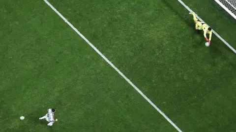 Nicolas Gonzalez ca ngợi bản lĩnh của Messi sau cú đá phạt đền hỏng
