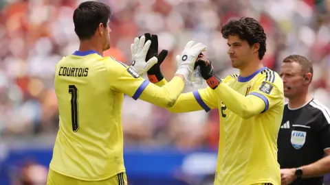 Chấn thương của Courtois trở thành bước ngoặt khi Bỉ gục ngã trước Tây Ban Nha