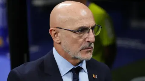 De la Fuente trở thành HLV người Tây Ban Nha thứ tư đưa một đội vào bán kết World Cup