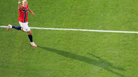 Haaland khép lại World Cup đầu tiên với 7 bàn, Na Uy dừng bước ở tứ kết trước tuyển Anh