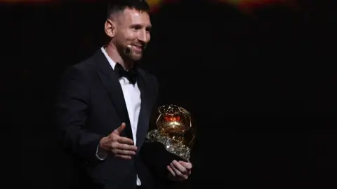 Messi góp mặt hai lần trong top 5 chủ nhân Quả bóng vàng lớn tuổi nhất lịch sử