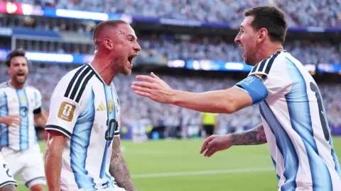 Messi cán mốc 21 bàn và 10 kiến tạo ở World Cup, độc chiếm một kỷ lục chưa ai chạm tới