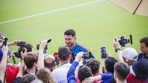 Laporte không hối tiếc khi chọn Tây Ban Nha, đồng thời tiếc cho cái kết World Cup của Cristiano Ronaldo