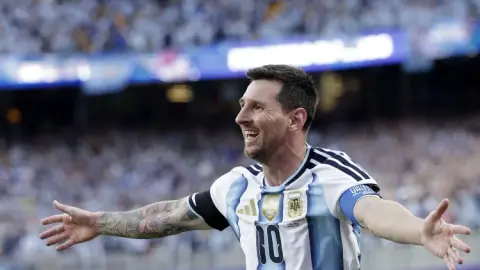 Đội đầu tiên trong lịch sử! L'Equipe: Argentina chưa gặp đội hàng đầu FIFA nào trước vòng bán kết (10)