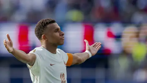 L'Equipe: Mbappe đã chuyển từ mũi khoan biên thành trung tâm kết liễu của tuyển Pháp
