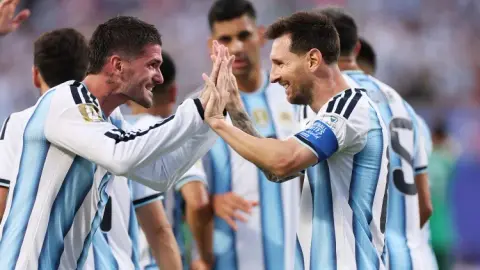 De Paul: Điều vui nhất là thấy Messi thật sự tận hưởng World Cup này
