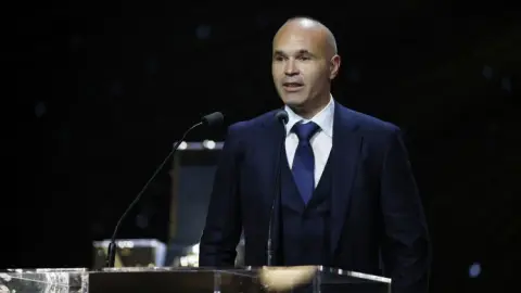 Iniesta: Messi có thể quyết định trận đấu chỉ trong 1 giây, Argentina sẽ không thắng nếu chơi thô bạo