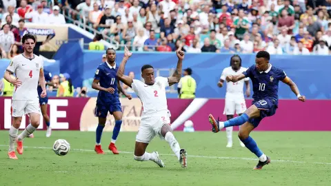 Mbappe trở thành cầu thủ thứ hai trong lịch sử góp dấu giày vào 14 bàn ở một kỳ World Cup