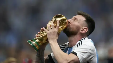 Cuộc thi tác động 4 giành chức vô địch liên tiếp! Messi lọt vào chung kết giải đấu quốc tế đầu tiên và lần đầu tiên giành chức vô địch châu Á trước đó. (14) (9) (13) (4) (4) (1)