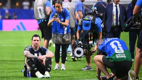 Phóng viên: Messi, Enzo và những người khác sẽ không trở về nước cùng đội tuyển Argentina và sẽ không tổ chức ăn mừng khi đến nơi