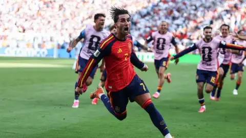 Ferran Torres: Gặp Messi ở chung kết khiến cảm giác căng thẳng dâng lên