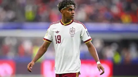 Yamal lập cột mốc chưa từng có khi đá chung kết Euro và World Cup trước tuổi 20