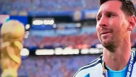 Con gái Maradona tri ân Messi: Tôi tự hào vì anh là người Argentina và cảm ơn vì tất cả những gì anh đã làm