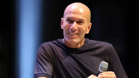Zidane được chờ đợi bắt đầu công việc cùng tuyển Pháp từ ngày 1/9