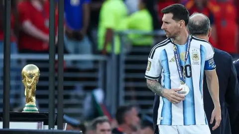 Phá tan các thuyết âm mưu! Bạn thân Messi tiết lộ: Messi sẽ sớm phá vỡ sự im lặng và làm sáng tỏ một số tin đồn