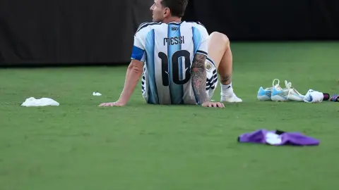 Tương lai của Messi ở tuyển Argentina vẫn để ngỏ