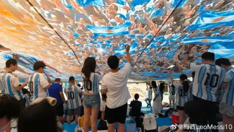 Messi cảm ơn CĐV Trung Quốc sau khi Argentina vào chung kết World Cup 2026