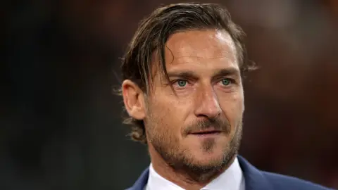 Totti: Roma có cơ hội cạnh tranh chức vô địch, thật đáng tiếc khi một người ngoài hành tinh như Messi giã từ đội tuyển quốc gia