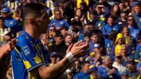 Di María dẫn đầu màn vỗ tay tri ân Messi ở derby Rosario