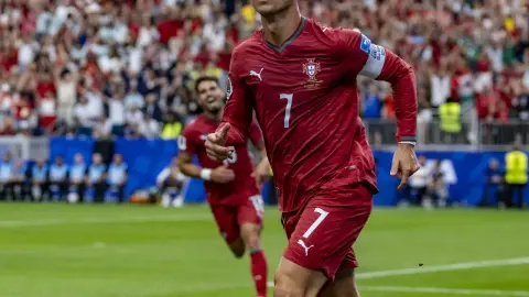 Ronaldo tiếp tục được gọi lên tuyển Bồ Đào Nha ở tuổi 41