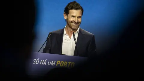 Villas-Boas: Sự nghiệp ở ĐTQG của Cristiano Ronaldo không thể kết thúc vội vàng như vậy; người chơi nên chấp nhận sự sắp xếp huấn luyện