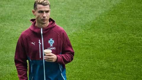 Hơn 70% độc giả phản đối Ronaldo trở lại ĐT Bồ Đào Nha