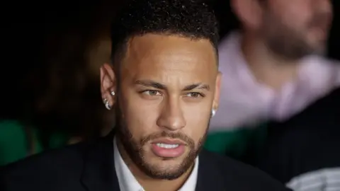 HLV Cuca ca ngợi Neymar sau màn tái xuất giúp Santos gỡ hòa