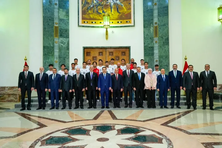 Iraq thưởng nhà, hộ chiếu ngoại giao và tem kỷ niệm sau kỳ tích World Cup