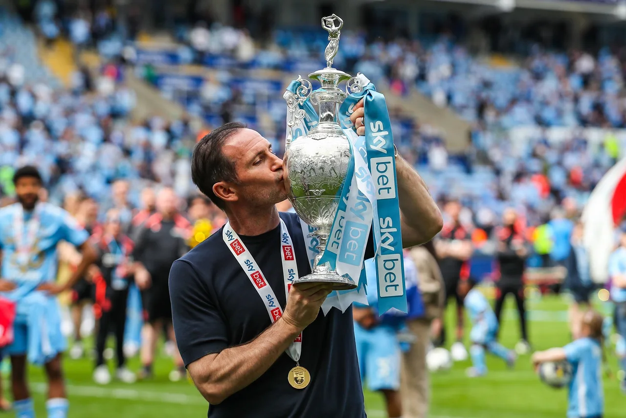Lampard: Bayern VS Paris là đẳng cấp cao nhất Hành vi phạm tội mạo hiểm thường có nghĩa là bên phòng thủ gặp rủi ro