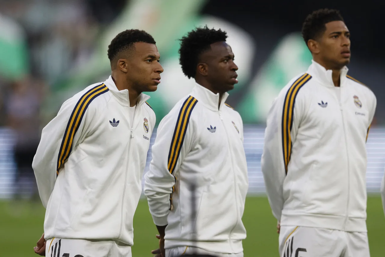Marca: Việc Pressing của Real Madrid thiếu tính liên tục và phối hợp, thiếu sự tham gia của các cầu thủ ngôi sao khiến hệ thống sụp đổ