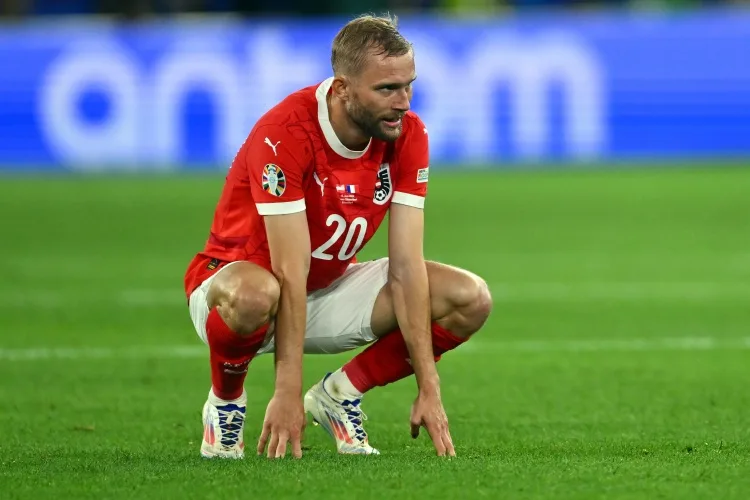 Falk: Bayern muốn lấy Laimer làm ví dụ để từ chối gia hạn hợp đồng với mức lương cao và sẵn sàng để anh tự do rời đội.