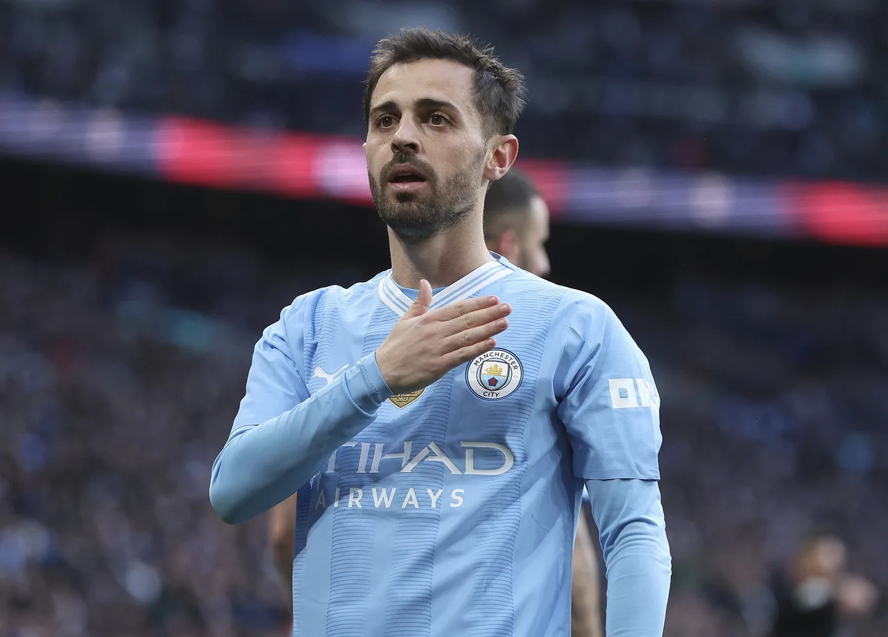 Bernardo Silva vẫn chờ Barca dù Juventus đã vào cuộc