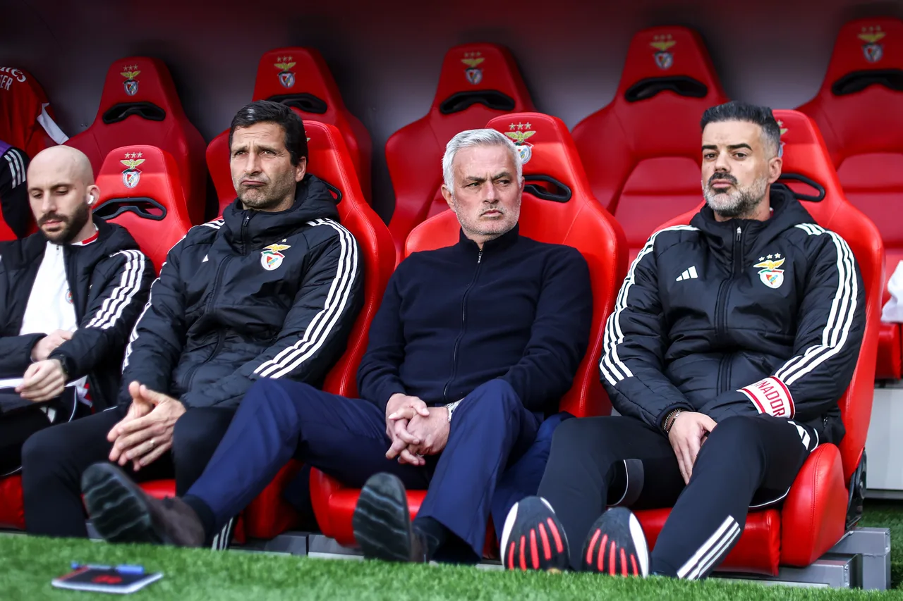 Tránh bị đào lên! Ath: Benfica và Mourinho đàm phán gia hạn vào tuần tới để hủy bỏ điều khoản chấm dứt trị giá 3 triệu euro