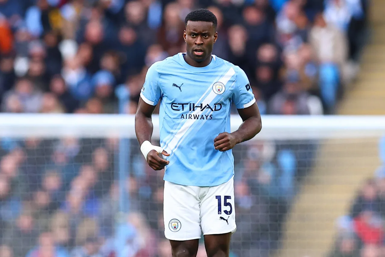 Guehi: Gia nhập Man City là vinh dự, tôi muốn gắn bó rất lâu