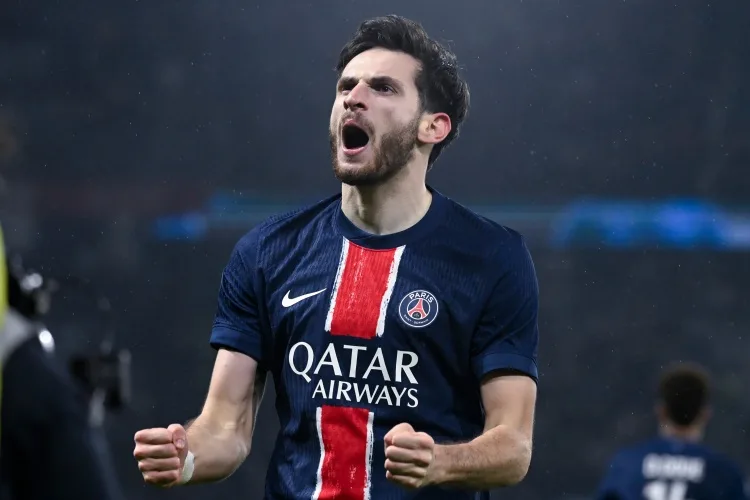 Cha Kvaratskhelia: Quyết định sang PSG được chốt trong một tháng
