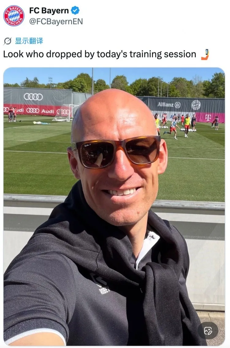 Robben trở lại sân tập Bayern, CLB chào đón huyền thoại cũ
